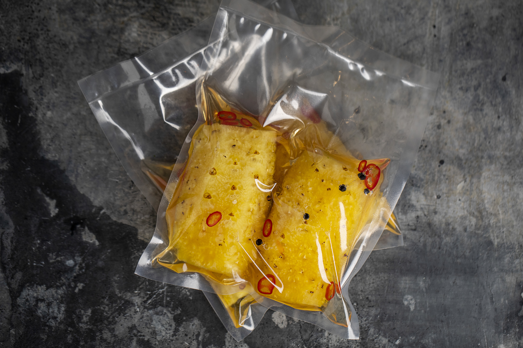 Vakuumsyltet ananas med peber